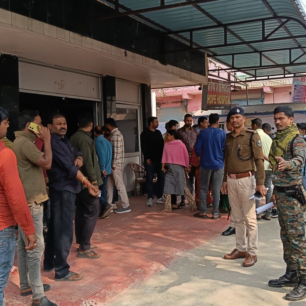 कारोबारी सूरज बिहारी मर्डर केस में पुलिस का शिकंजा:फरार बदमाशों के घर कुर्की की तैयारी, हत्या में शामिल सातों आरोपियों की संपत्ति जब्त होगी