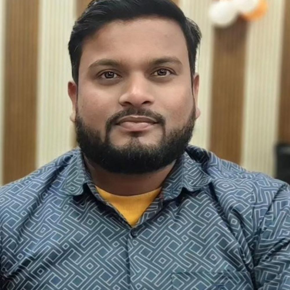 पूर्णिया में सड़क हादसा, पैथोलॉजी संचालक की मौत:पुल की रेलिंग से टकराई बाइक; एक महीने बाद होने वाली थी शादी