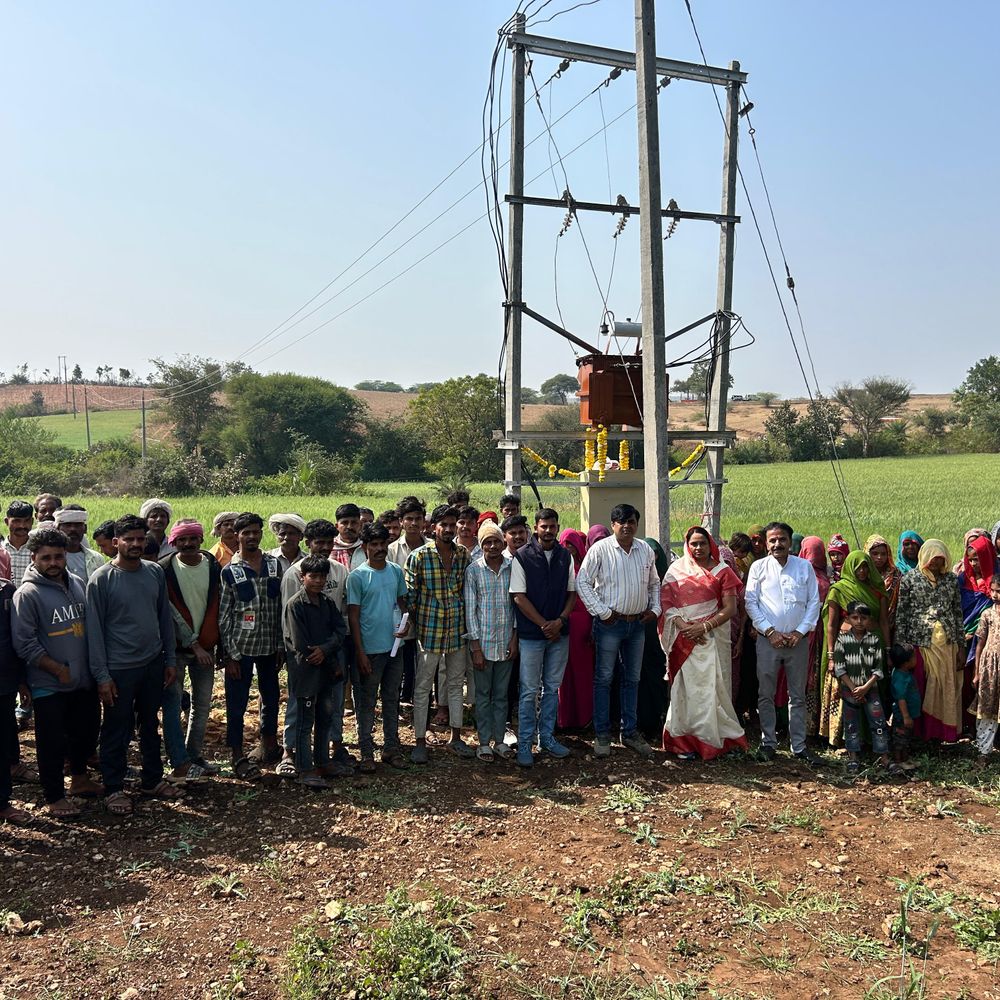 जोबट में 4 नए बिजली ट्रांसफार्मर लगे:लो-वोल्टेज और बार-बार लाइट कटने जैसी दिक्कतें खत्म होंगी