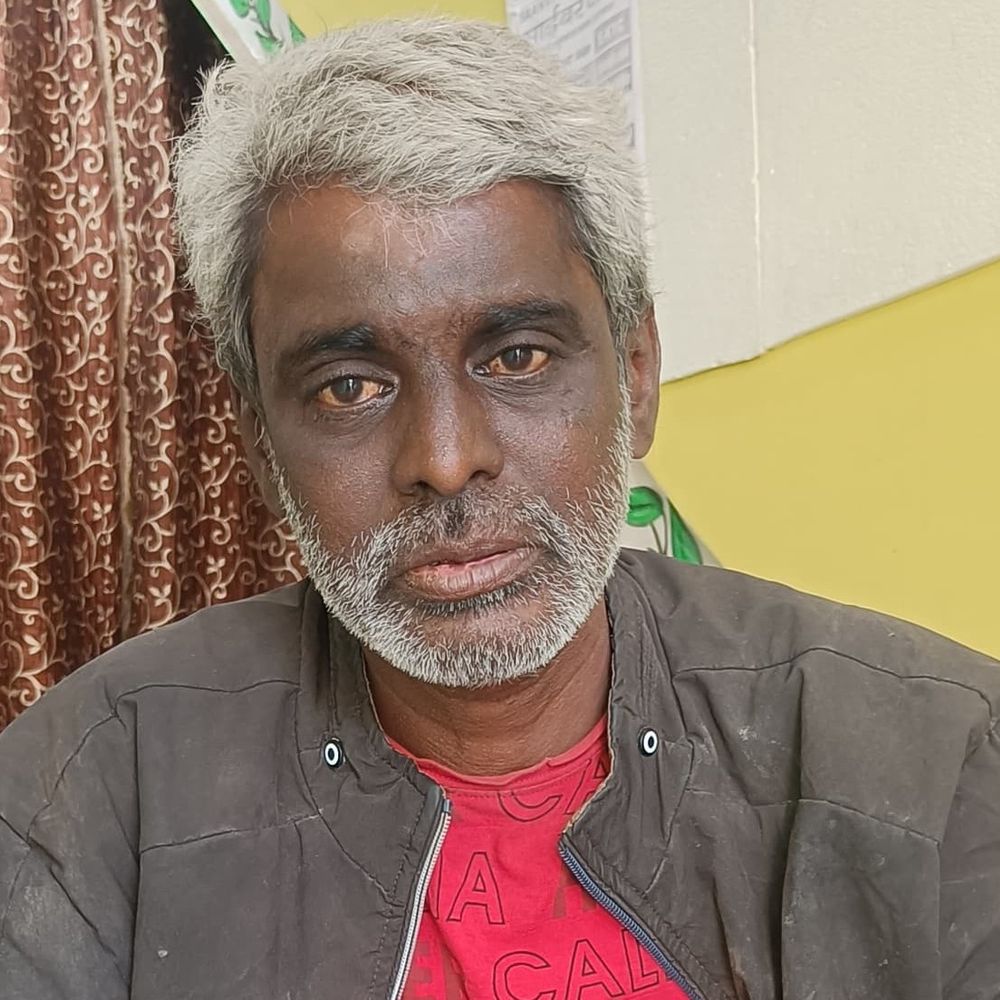 तमिलनाडु का ट्रक ड्राइवर दमोह में भटका, साथी छोड़कर भागा:हिंदी नहीं बोल पाने से मदद मांगने में हुई मुश्किल, RPF ने ट्रेन से कोयंबटूर भेजा