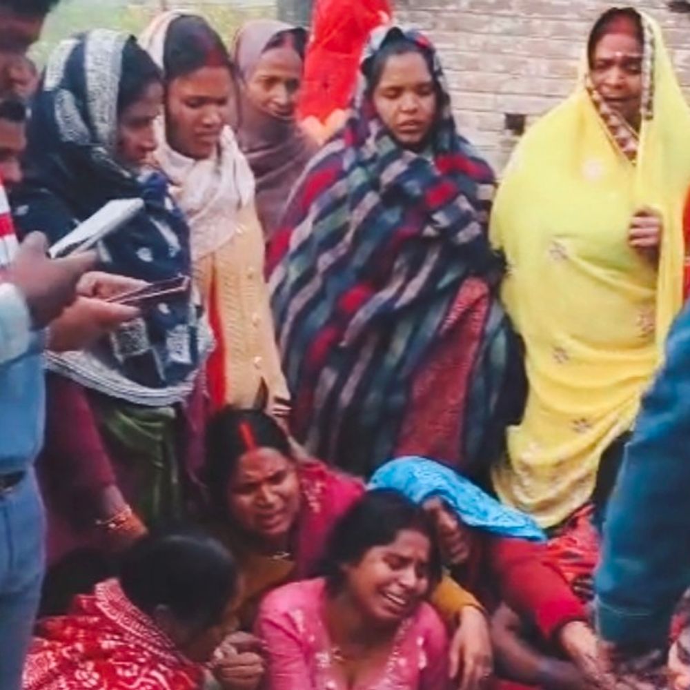 शेखपुरा में ई-रिक्शा पलटा, एक छात्र की मौत:टूर से लौट रहे 3 अन्य छात्र घायल, पिता करते हैं मजदूरी