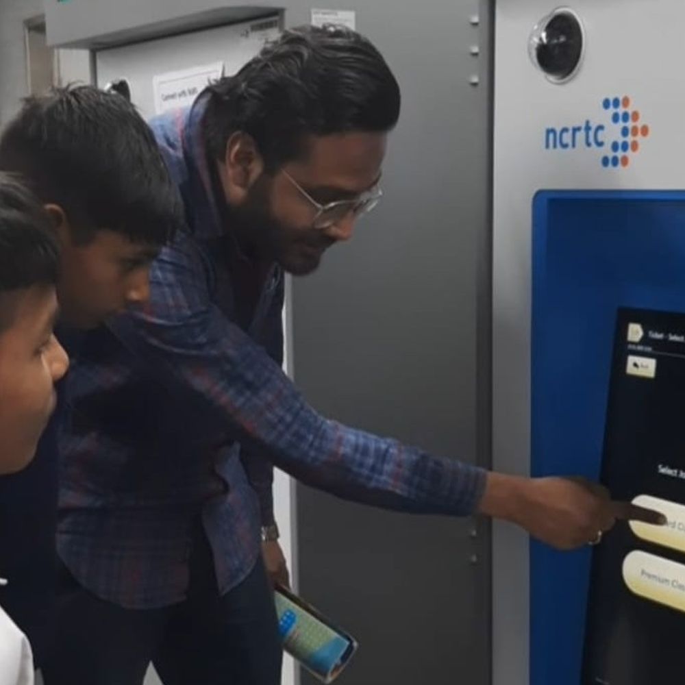 एसएसएफ ने मेट्रो-नमो भारत स्टेशनों पर संभाली सुरक्षा:13 स्टेशनों पर 400 जवान तैनात, सिगरेट व गुटका साथ लेकर आए यात्री रोके