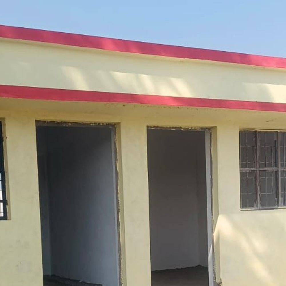 जौनपुर में 44 उप स्वास्थ्य केंद्रों का निर्माण ठप:डेढ़ साल से रुका काम, फंडिंग के अभाव में ग्रामीण प्रभावित