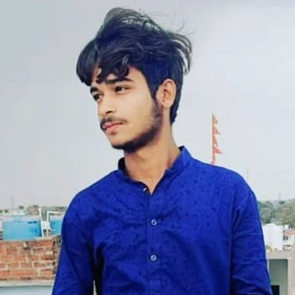 नवादा के हिसुआ में सड़क दुर्घटना, युवक की मौत:तेज रफ्तार अज्ञात वाहन की चपेट में आने से हुआ हादसा, चचेरा भाई गंभीर