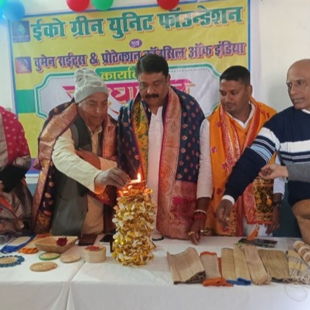 केले के थम से घरेलू सजावटी सामान बनाने की ट्रेनिंग:समस्तीपुर में पहले बैच में 30 महिलाओं को जानकारी; खुद का कारोबार विकसित कर सकेंगी