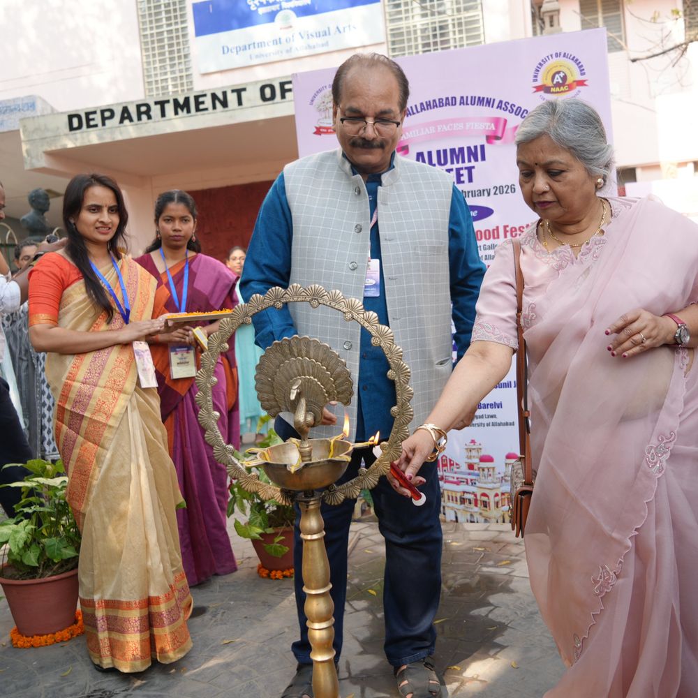 इलाहाबाद विश्वविद्यालय में पुरा छात्र सम्मेलन शुरू:’फैमिलियर फेसेज़ फिएस्टा’ में कला, यादों और कविताओं का संगम