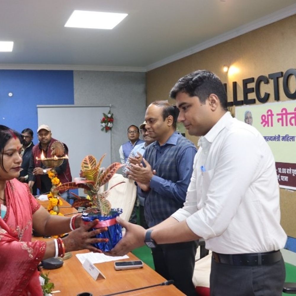 समस्तीपुर की 96,000 महिलाओं के खाते में भेजे 10-10 हजार:सीएम महिला रोजगार योजना से महिलाएं होंगी आत्मनिर्भर, 2 लाख और भी दिए जाएंगे