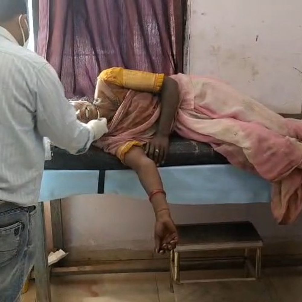 मऊगंज में विधवा महिला पर हमला, सिर में गंभीर चोट:जेठ-जेठानी पर संपत्ति हड़पने का आरोप, सिर में गंभीर चोट