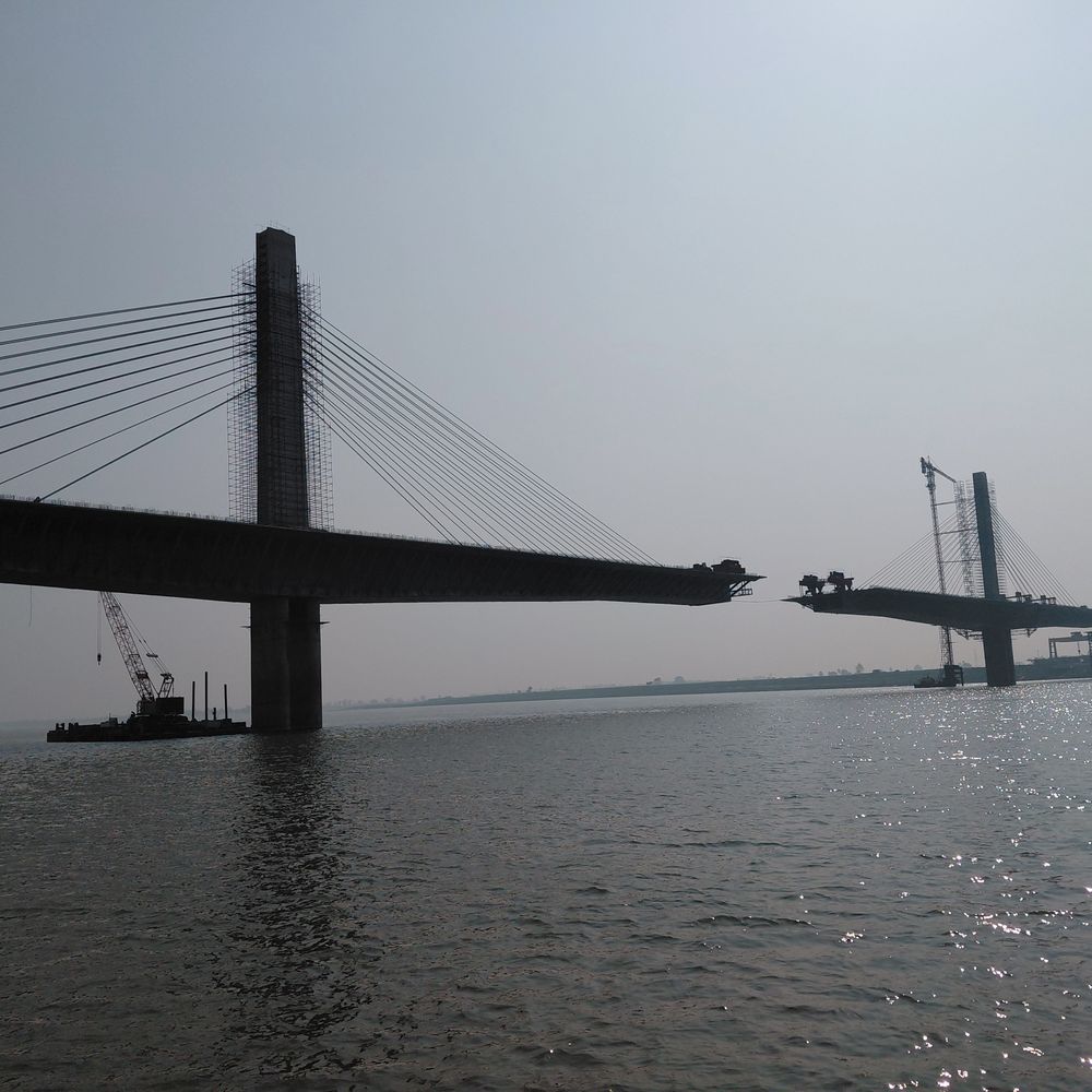 अगुवानी-सुल्तानगंज फोरलेन गंगा पुल पर सरकार सख्त:मुख्य सचिव प्रत्यय अमृत हेलीकॉप्टर से पहुंचे, प्रगति की हाईलेवल समीक्षा