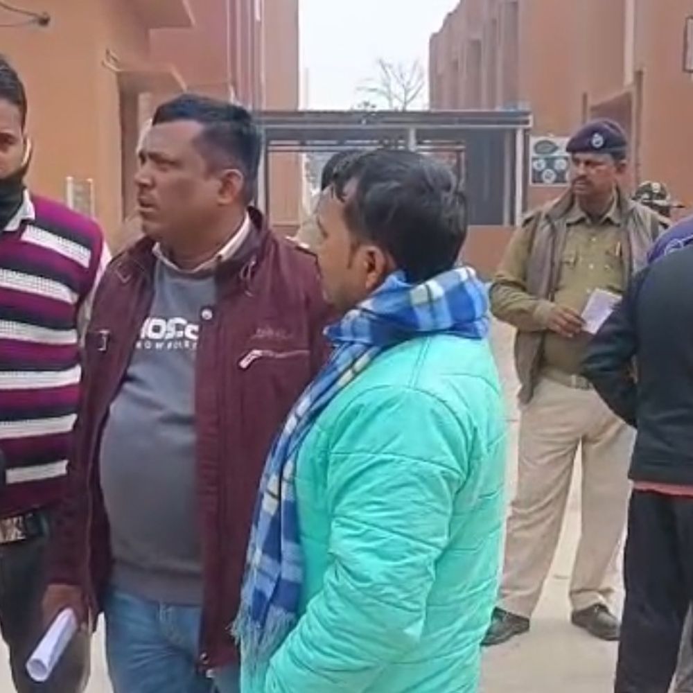 बेतिया में पिकअप की चपेट में आए वृद्ध की मौत:बिना रजिस्ट्रेशन वाली गाड़ी की चपेट में आए 70 वर्षीय