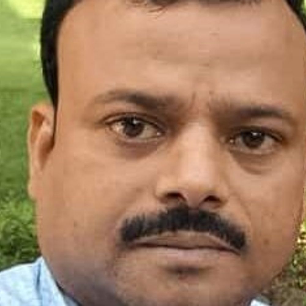 45 वर्षीय व्यक्ति का शव फंदे से लटका मिला:पाकुड़ के हिरणपुर के हाथकाठी गांव में घटना, बच्चों संग पत्नी गई थी मायके