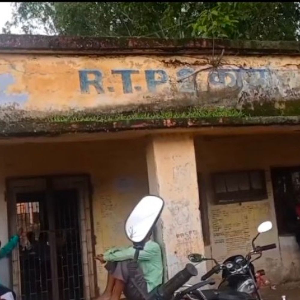 परिहार आरटीपीएस केंद्रों पर तीन माह में 12,779 आवेदन:आय-जाति-निवास प्रमाणपत्रों की मांग सबसे अधिक, ग्रामीणों को पंचायत में मिल रही सुविधा