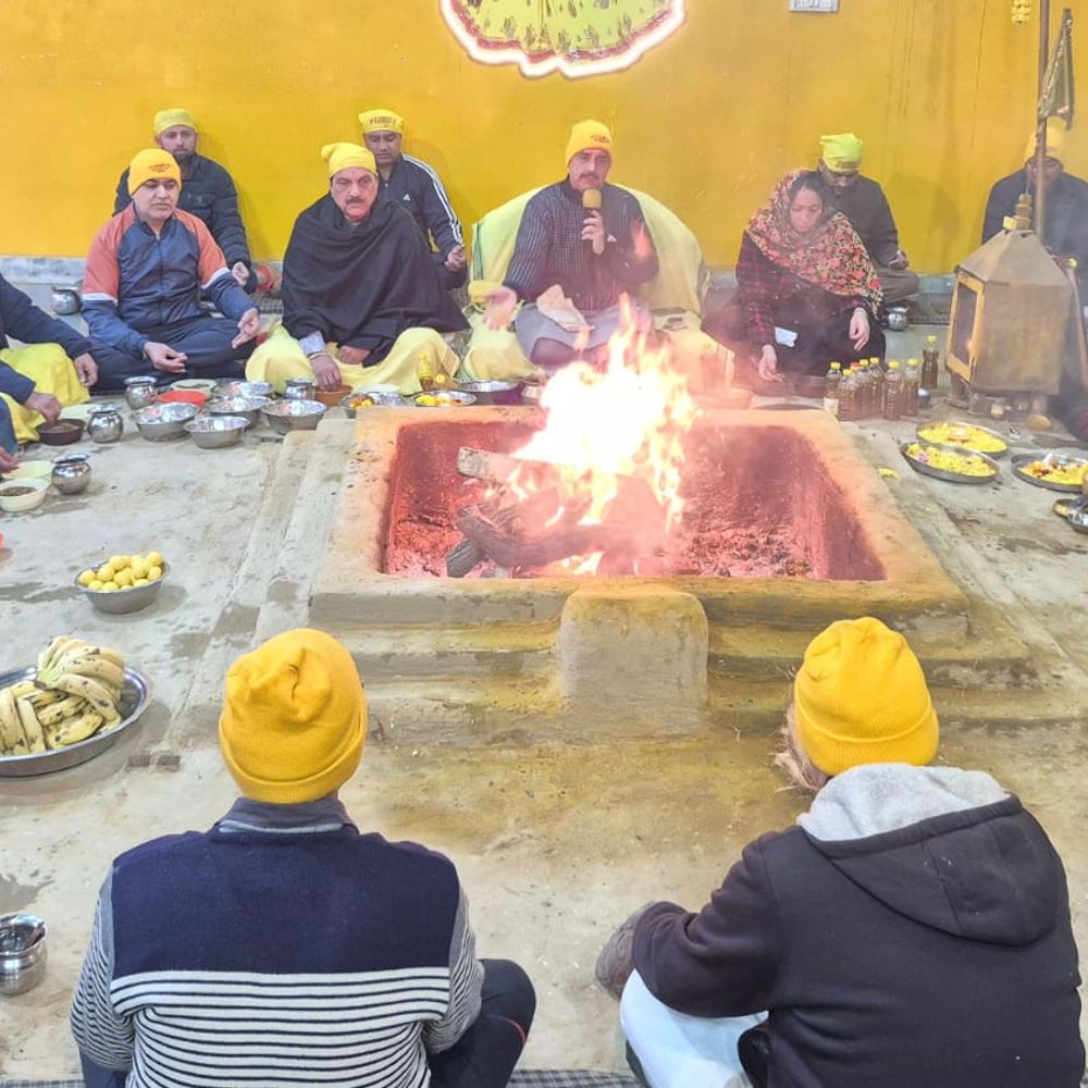 मां बगलामुखी धाम में किया शनिदेव महाराज का हवन