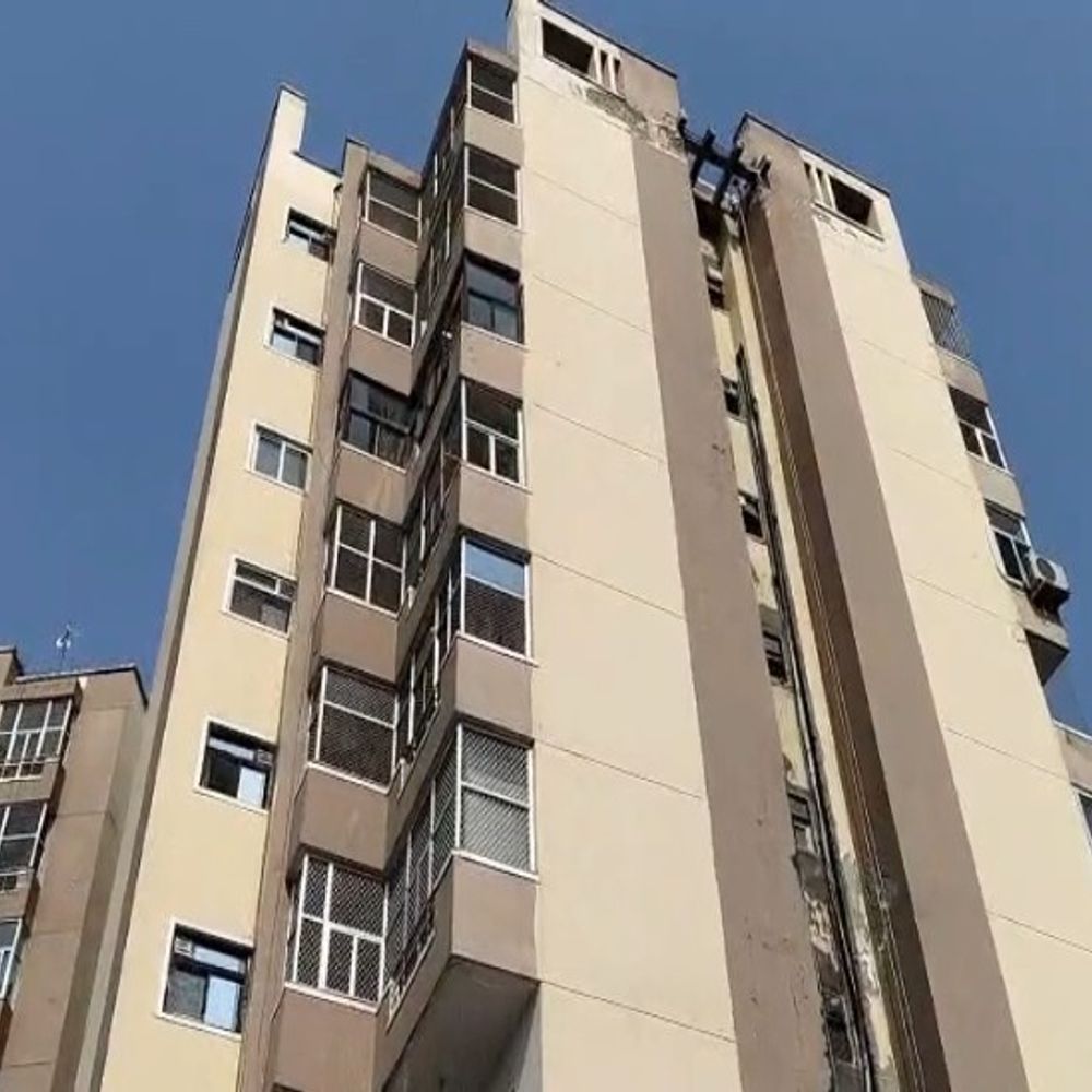 संदिग्ध परिस्थितियों में 9 वीं मंजिल से गिरी युवती:वृंदावन की श्री कृष्णम शरणम् सोसाइटी का मामला,पुलिस जांच में जुटी