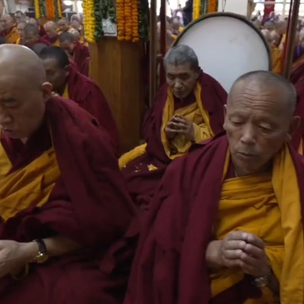 धर्मशाला में दलाई लामा के लिए विशेष ‘दीर्घायु पूजा’:तिब्बती नववर्ष लोसर पर विशेष पूजा ‘तेंशुग’ का आयोजन, हजारों श्रद्धालुओं को हुए प्रथम दर्शन