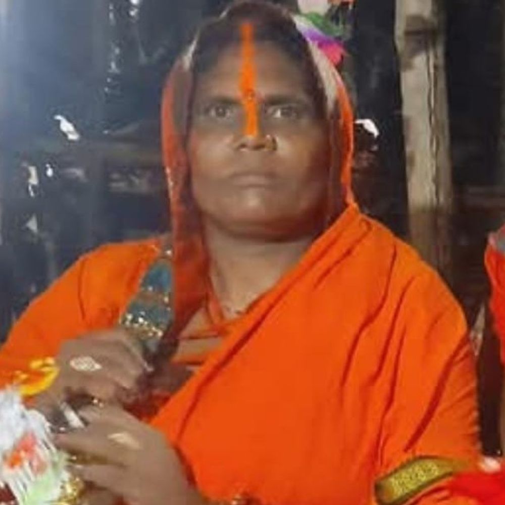 जीविका कर्मी की हाइवा की चपेट में आने से मौत:सीएम पद पर कार्यरत थीं, गोपालगंज में दो अन्य गंभीर रूप से घायल