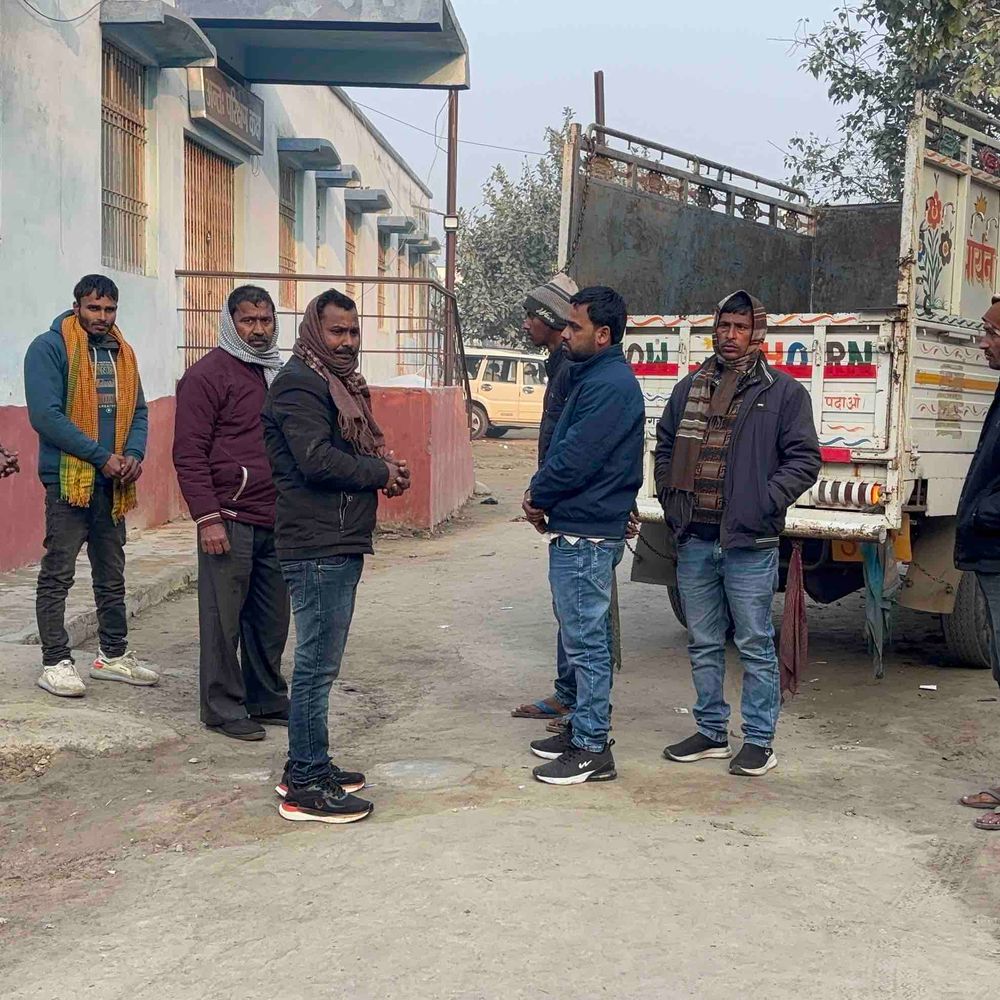 मोतिहारी में बारात जा रही स्कॉर्पियो पेड़ से टकराई:बेटे की शादी में शामिल होने जा रहे पिता समेत 3 की मौत, चालक लापता