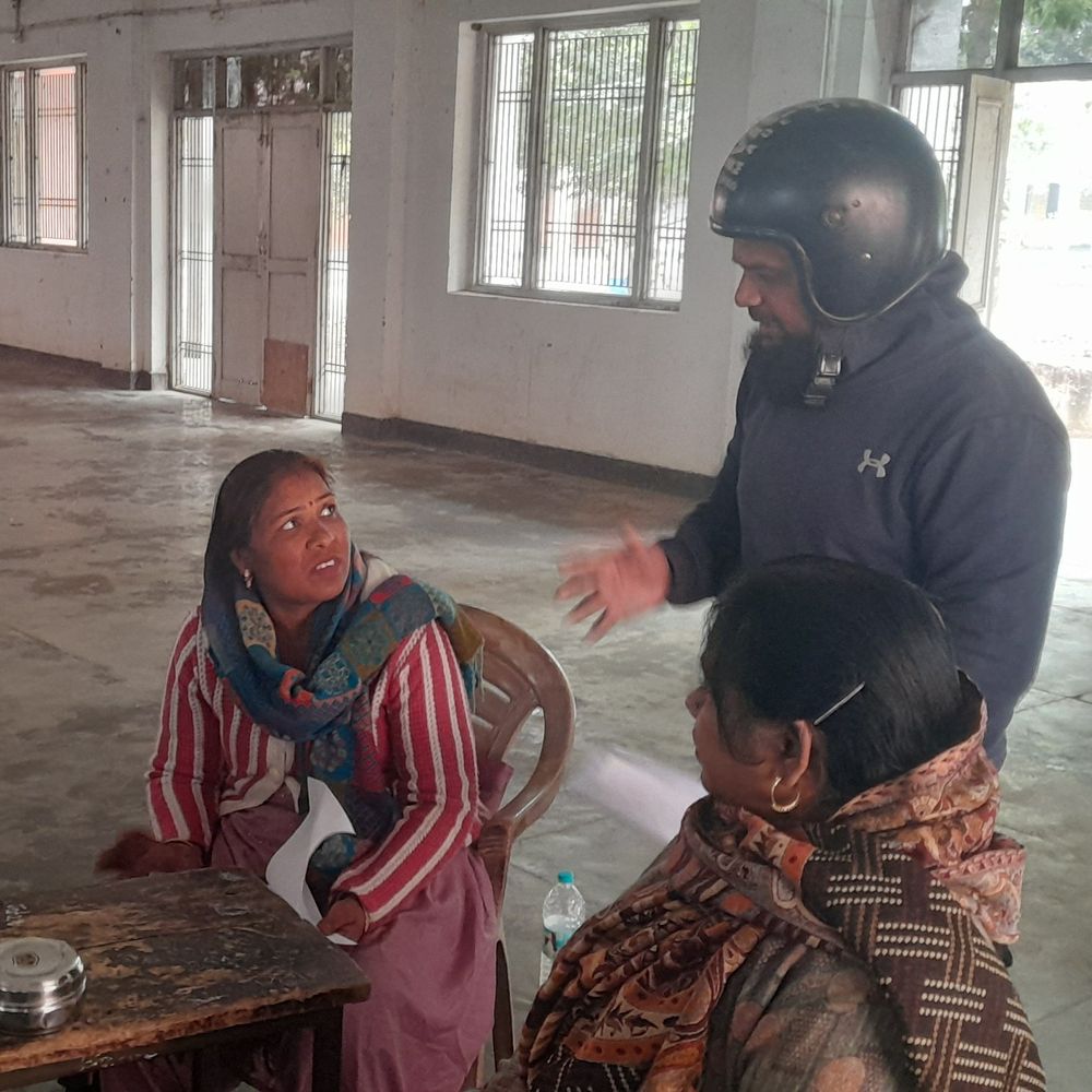 मतदाता सूची में नाम जोड़ने की प्रक्रिया तेज:अनुपस्थित या शिफ्ट हुए मतदाताओं को घर-घर जाकर तलाशा जा रहा