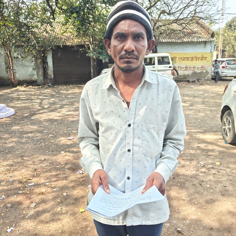 मृतक किसान के बेटों से 3 लाख की धोखाधड़ी:बोलासा संस्था के प्रबंधक और कर्मचारी पर गबन का आरोप