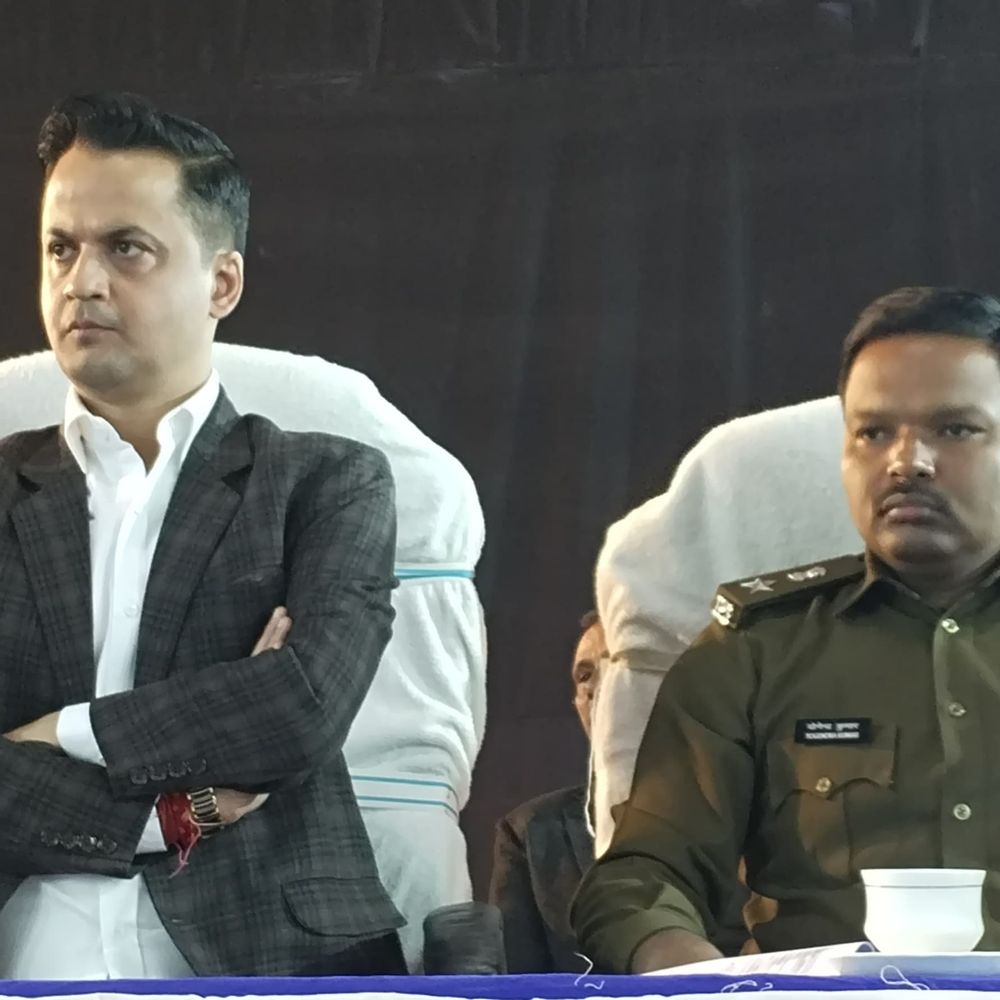 मधुबनी में कल से इंटर की परीक्षा:53,217 कैंडिडेट होंगे शामिल, मोबाइल-इलेक्ट्रॉनिक गैजेट पर रोक, डीएम-एसपी ने की सुरक्षा