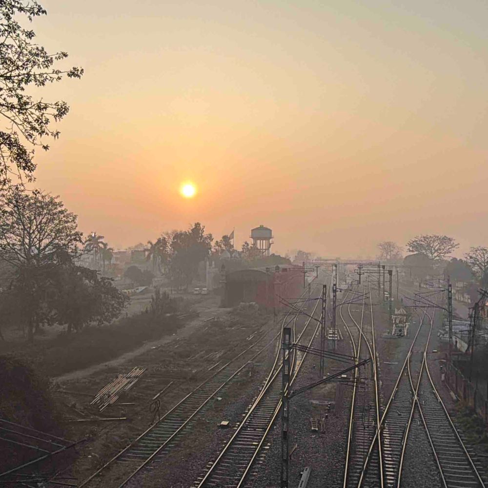 रामपुर में घना कोहरा खत्म, ठंड से राहत:न्यूनतम तापमान 10 डिग्री सेल्सियस दर्ज, 2 डिग्री तक लुढ़का पारा