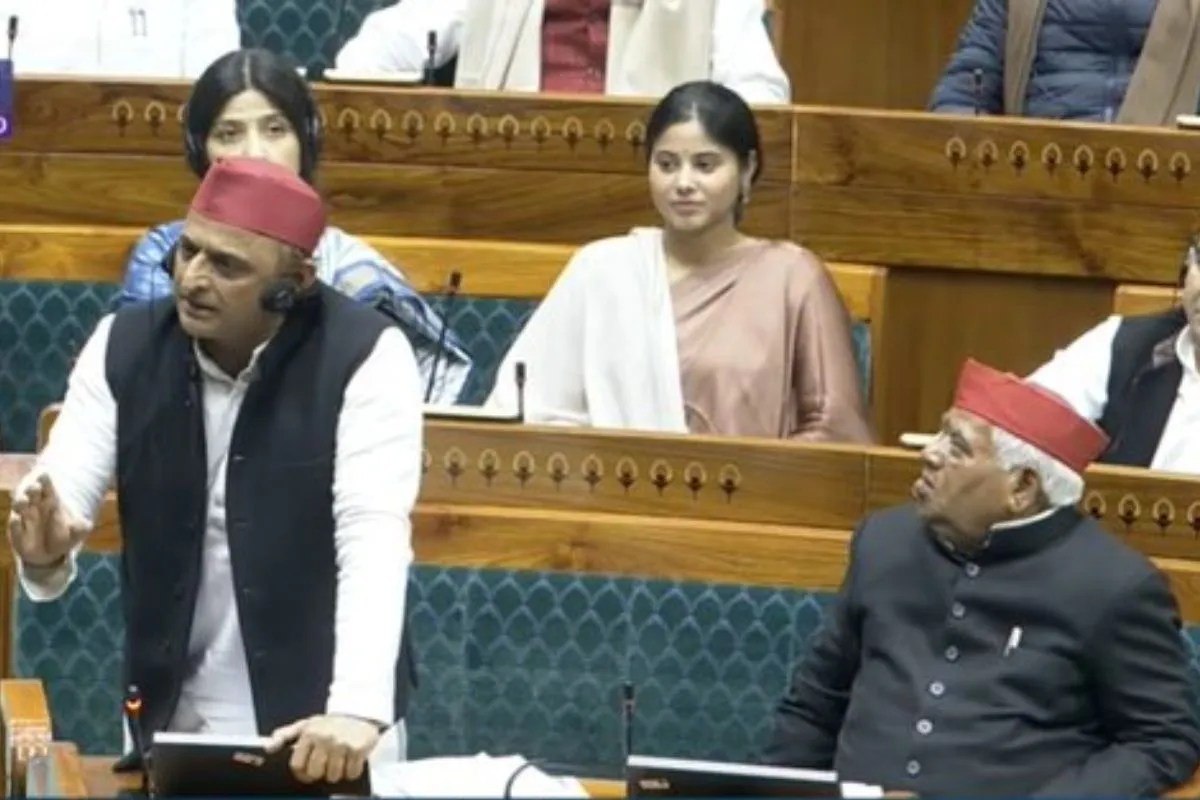 संसद में राहुत गांधी के बचाव में खड़े हुए अखिलेश यादव, चीन को लेकर कही बड़ी बात