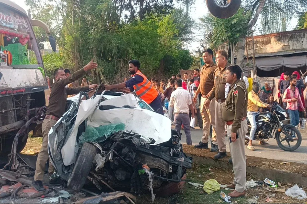 Jaipur Accident: डिवाइडर लांघकर बस से भिड़ी तेज रफ्तार कार, धमाके से यात्रियों में मची अफरा-तफरी, एक की मौत