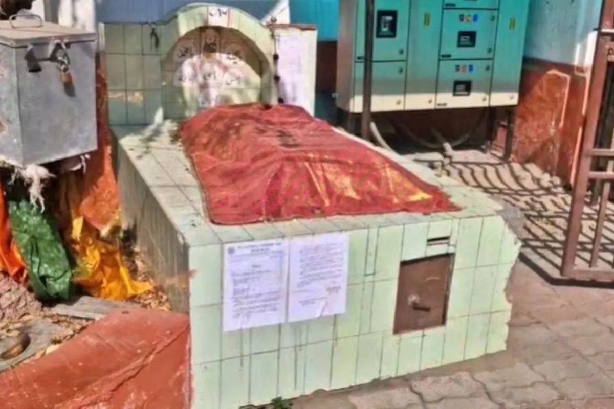 लखनऊ के KGMU में बनी मजारों पर चलेगा बुलडोजर, 28 फरवरी तक का अल्टीमेटम