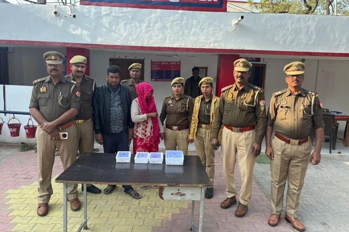 तिजोरी खुली देख डोली नीयत, नौकर ने पत्नी संग शॉल में छिपाकर उड़ाए 69 लाख के जेवर-नकदी