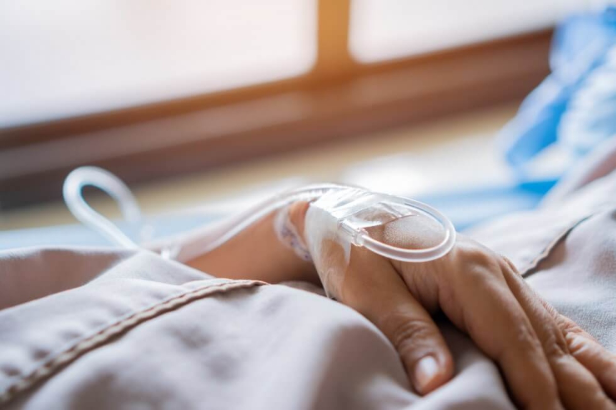 नर्स से अफेयर और पत्नी से कलह… नामी डॉक्टर ने बीयर के साथ खा लीं 45 नींद की गोलियां