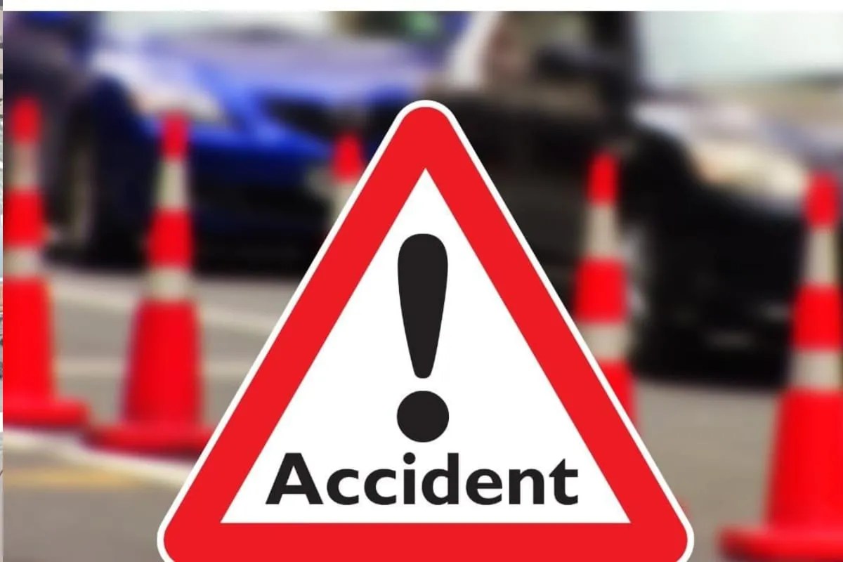 दो बाइकों की आमने-सामने भीषण भिड़ंत…एक की मौत, राहगीर समेत तीन घायल