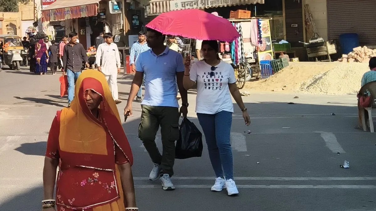 दिन में और तपा सूरज, 2 डिग्री बढ़ गया पारा