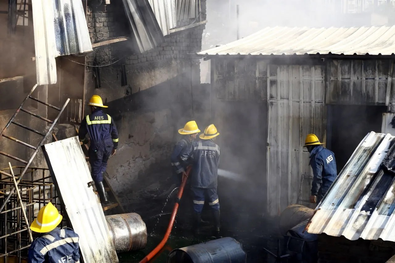 Video News: ईसनपुर में केमिकल के गोदाम में आग