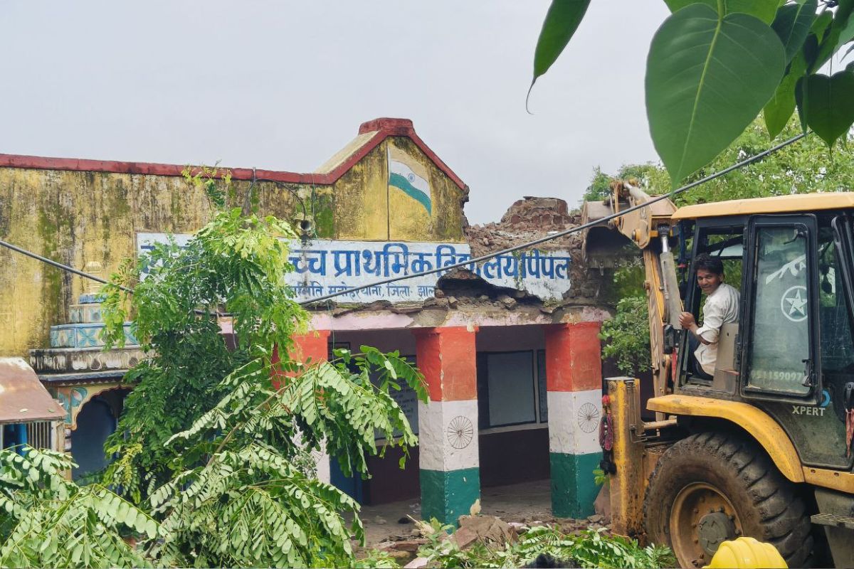 पत्रिका में प्रकाशित लेख – आईना: शर्म की सरकारी फाइल