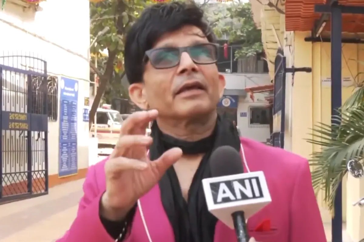 मेरी बंदूक से गोली चली…,जेल से निकलने के बाद फायरिंग केस पर केआरके ने दी सफाई, बोले- मेरे पास 22 साल से लाइसेंस