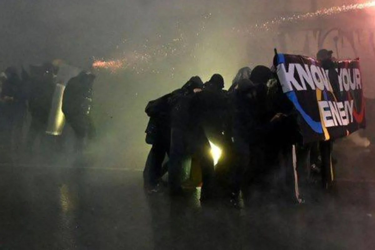 इटली: शीतकालीन ओलंपिक विरोधी मार्च में बवाल, पुलिस और प्रदर्शनकारियों के बीच हिंसक झड़प