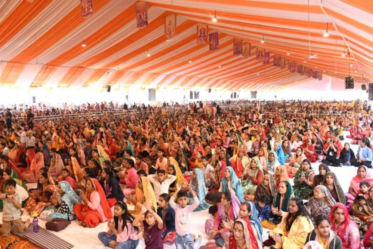 भक्ति पथ पर बने रहने के लिए ही निरंतर भगवान की कथा का श्रवण करना आवश्यक : पं. प्रेमभूषण