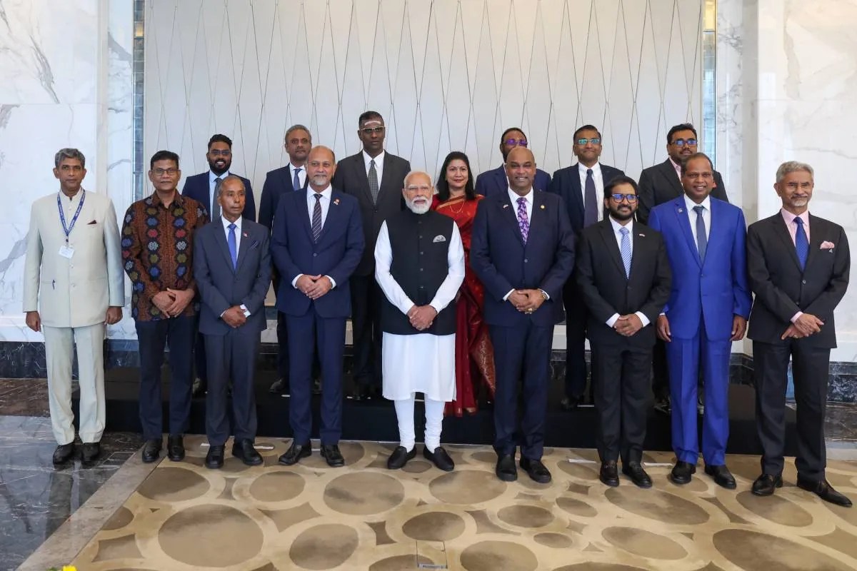 PM Modi in Malaysia: दिखी’मिनी इंडिया’ की झलक, INA के बुजुर्ग सिपाही से मिले मोदी, कही ये बड़ी बात