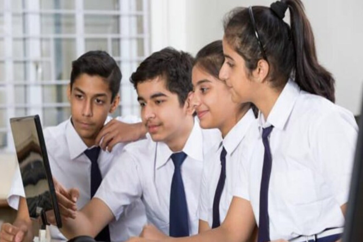 RBSE: इन टिप्स से 10वीं- 12वीं बोर्ड स्टूडेंट्स अंग्रेजी-गणित विषय में ला सकते हैं बेहतर अंक, जानें पूरी डिटेल्स