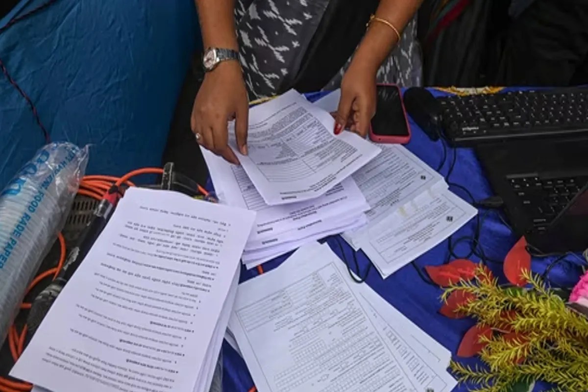 तमिलनाडु में वोटर लिस्ट से 74 लाख नाम कटे, SIR के बाद जारी हुई फाइनल लिस्ट, जानें कितने वोटर्स बचे