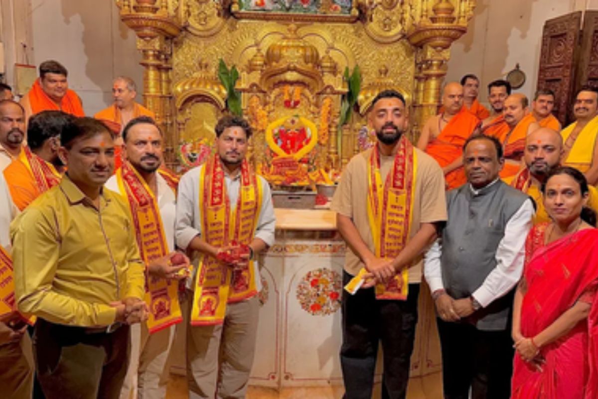 टी20 वर्ल्ड कप से पहले सिद्धिविनायक पहुंचे खिलाड़ी, जीत के लिए मांगा आशीर्वाद