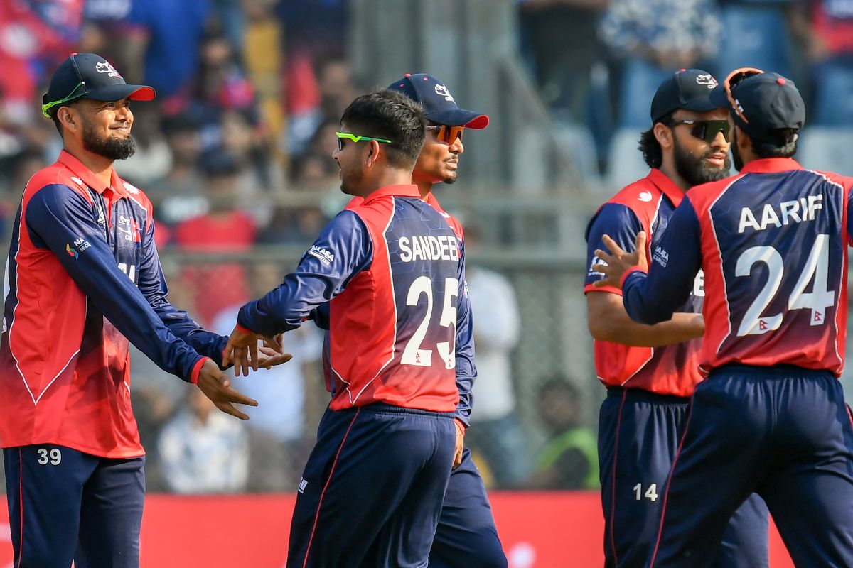 नेपाल ने अंग्रेजों के छुड़ाए पसीने, आखिरी गेंद पर हुआ फैसला, कमजोर दिल वालों के लिए नहीं था ये मैच!