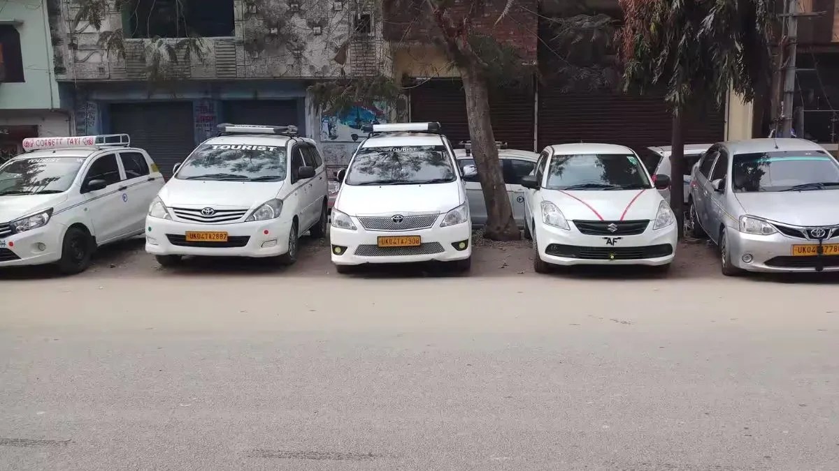 Taxi Strike: 50,000 taxis to go off roads in six districts from tomorrow, passengers to be hit