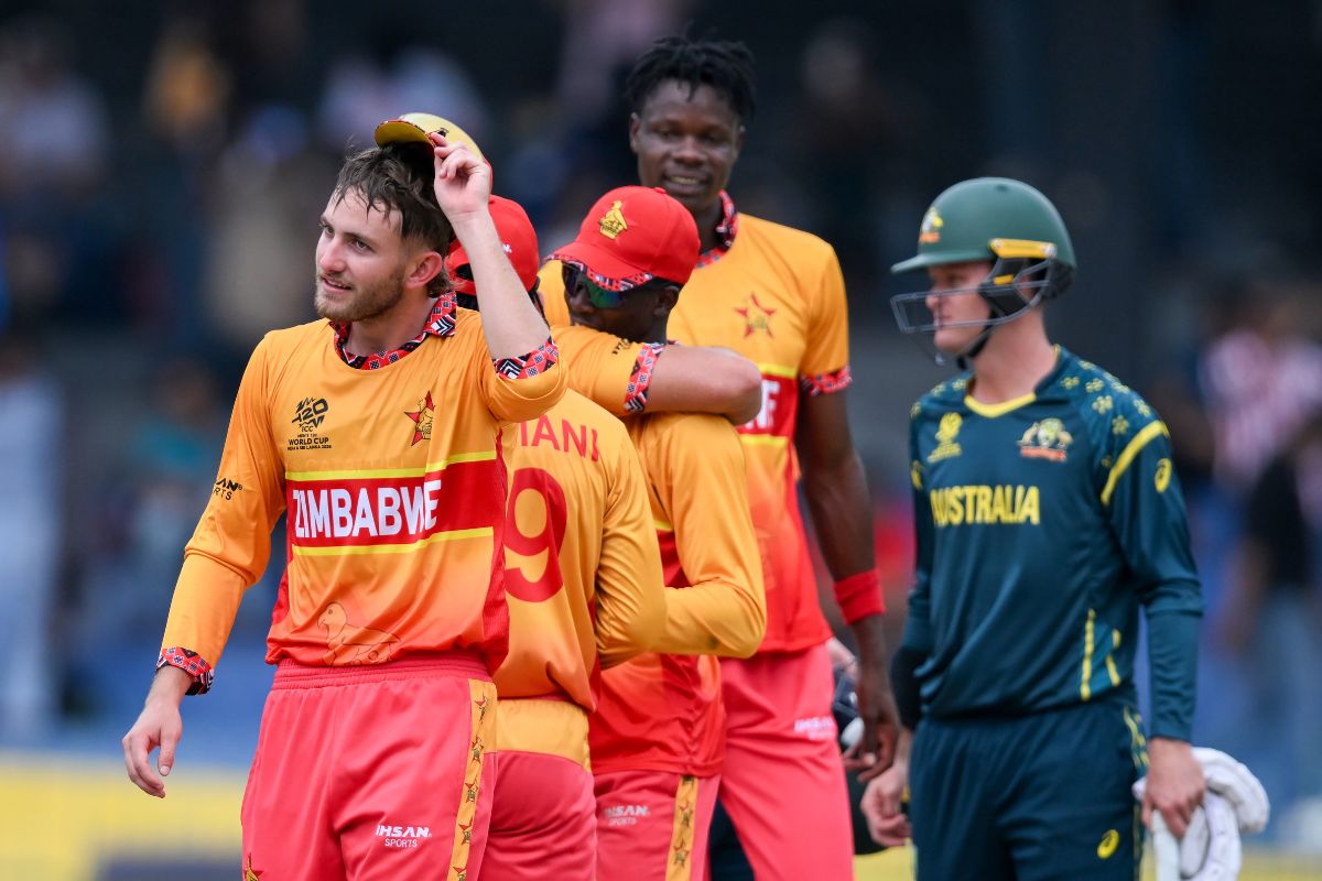 पहले ही दौर से बाहर होने के कगार पर पहुंची ऑस्ट्रेलिया, सुपर 8 की रेस में जिम्बाब्वे के साथ ये टीम निकली आगे