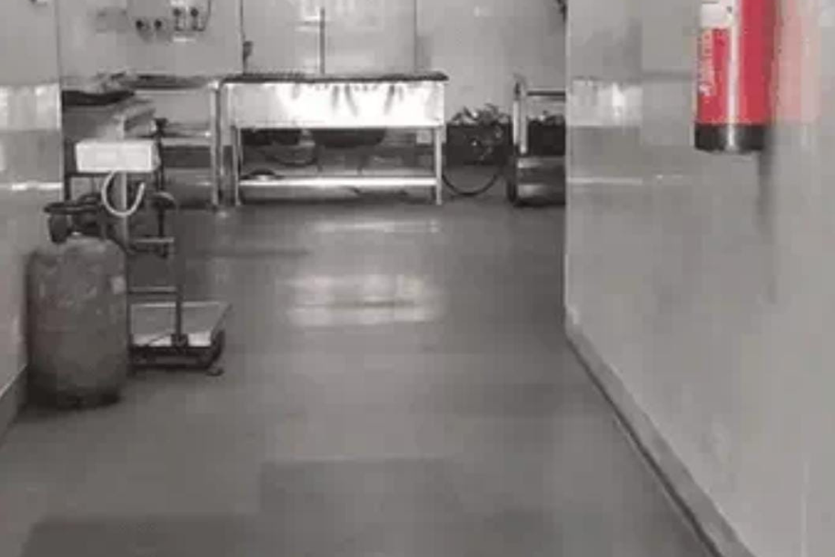 एम्स गोरखपुर के मेस में दूसरी बार पड़ा छापा, छात्रों के स्वास्थ्य के साथ हो रहा है खिलवाड़… बड़ी मात्रा में मिले एक्सपायर्ड और खराब सामान