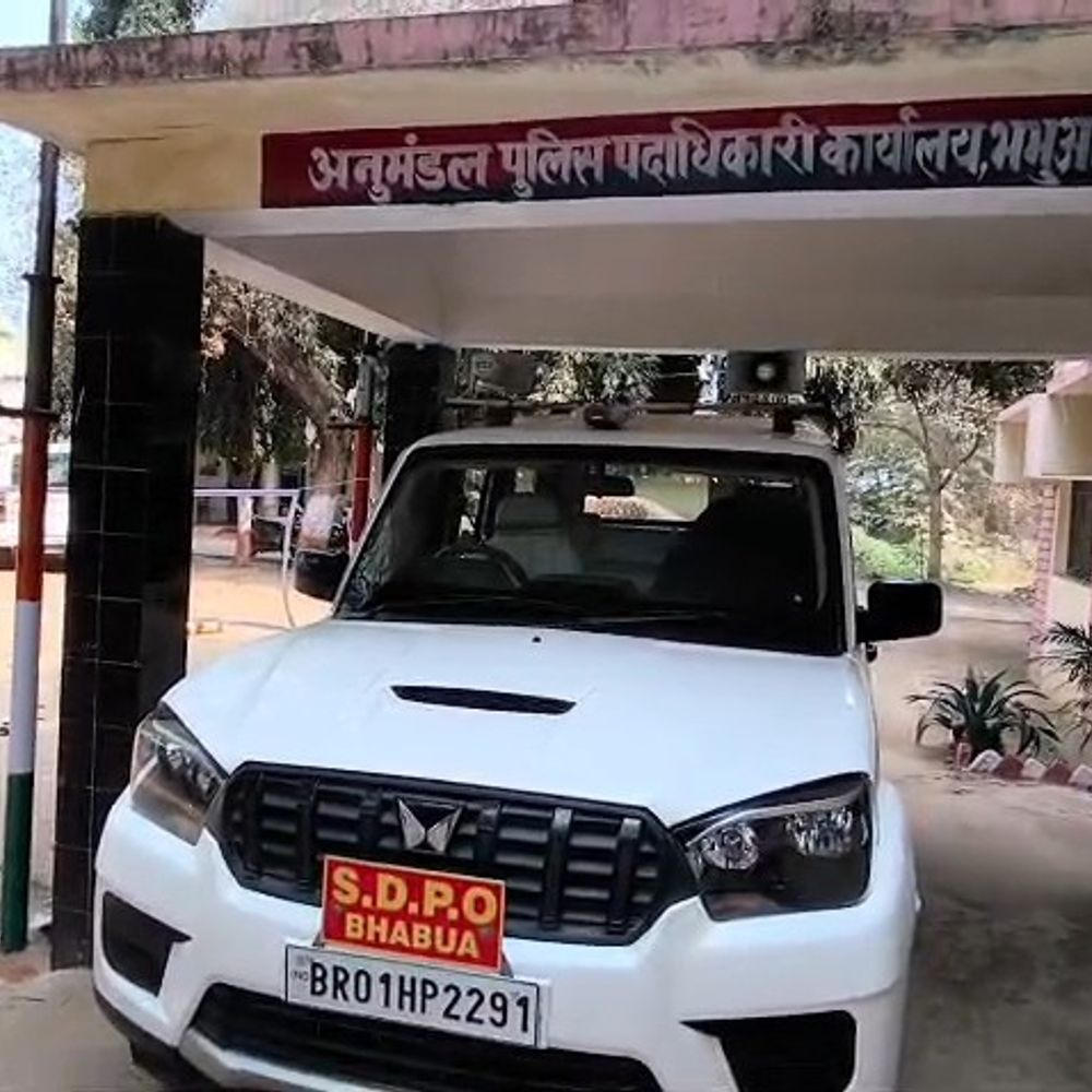 कैमूर में पत्नी का हत्यारा आरोपी गिरफ्तार:वाहन से कूदकर भागने की कोशिश, सूटकेस में फेंका था शव, पूछताछ में कबूला जुर्म