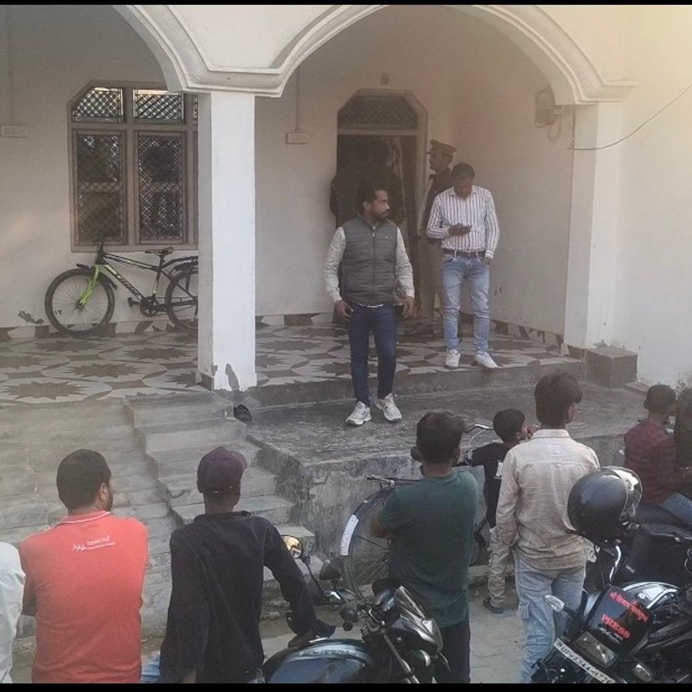 रायबरेली में युवती ने फांसी लगाई:संदिग्ध परिस्थितियों में हुई घटना, जांच में जुटी पुलिस