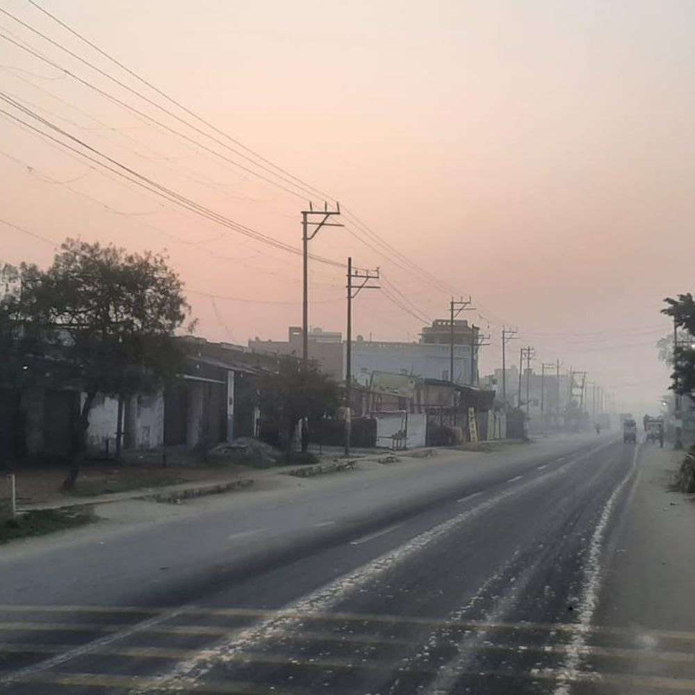 संभल में AQI 212, न्यूनतम तापमान 11 डिग्री:बर्फीली हवाओं से ठंड, दिन में धूप से गर्मी का एहसास