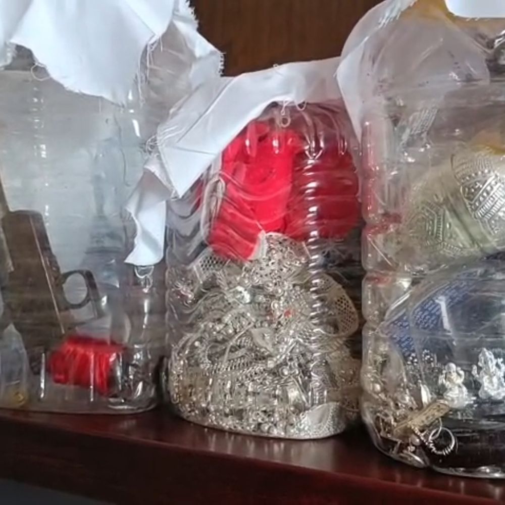 नूंह ज्वेलर्स चोरी केस में तीन चोर गिरफ्तार:20 किलो चांदी-हथियार और नकदी बरामद, तीनों आरोपी यूपी के रहने वाले