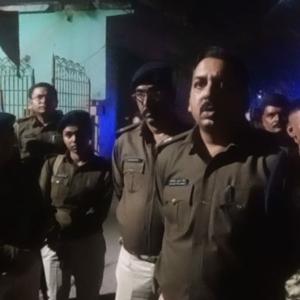 कटिहार में अवैध गिट्टी-बालू मंडी को लेकर हिंसक झड़प:कार्रवाई न होने पर असामाजिक तत्वों ने हमला किया, दो युवक घायल